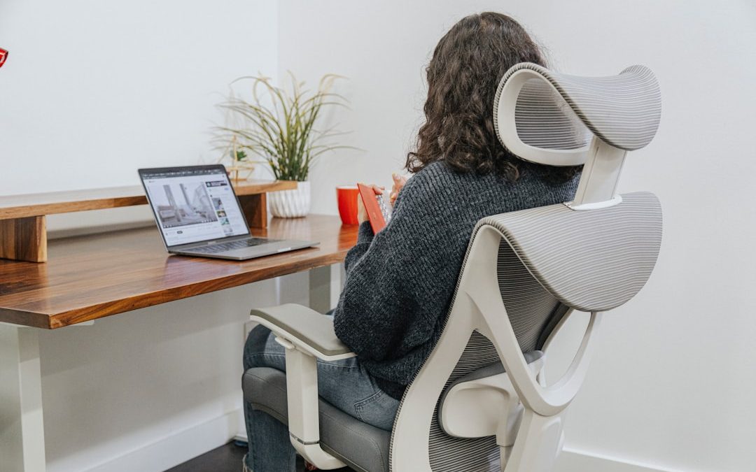 Gesund im Homeoffice: Tipps für Rücken, Schlaf und Work-Life-Balance