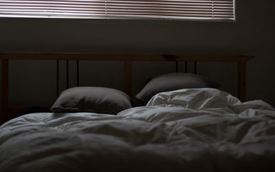 Warum wir im Alter schlechter schlafen: Die Wissenschaft hinter veränderten Schlafmustern