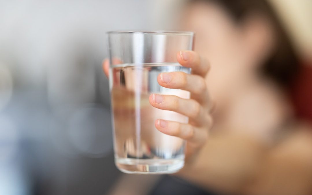 Wasser trinken: So viel Flüssigkeit brauchst du wirklich pro Tag